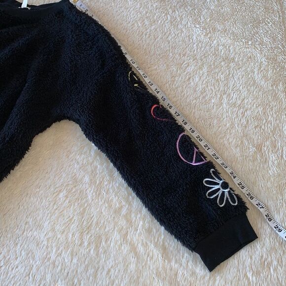 Derek Heart fuzzy sweater  - Picture 15 of 16